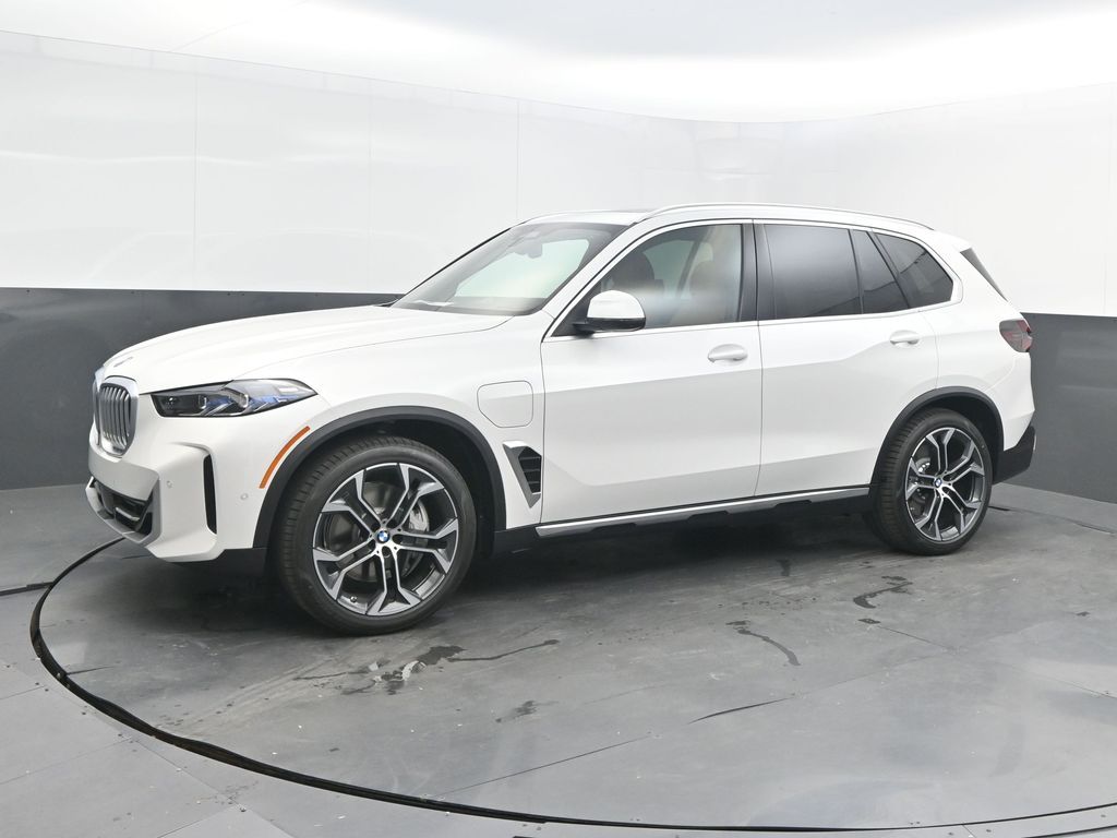 2026 BMW X5 xDrive50e's photo