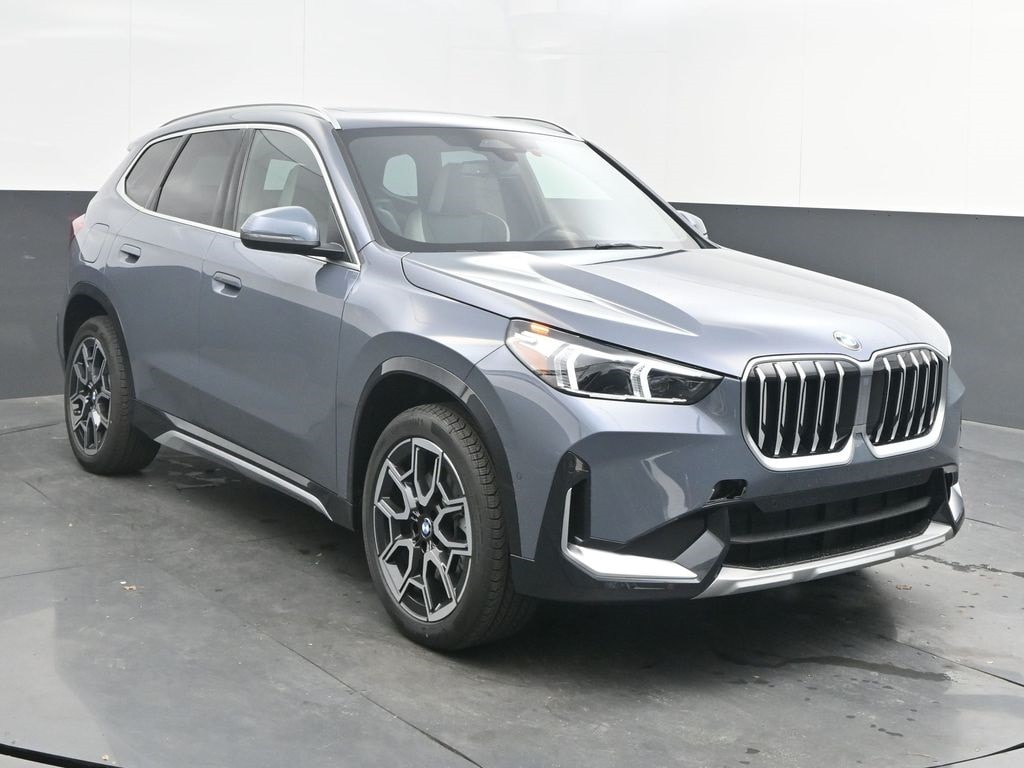 2026 BMW X1 28i's photo