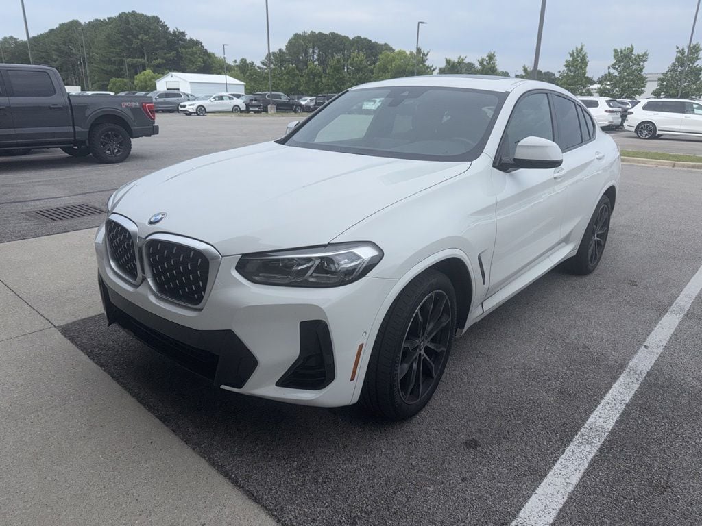2022 BMW X4 xDrive30i's photo