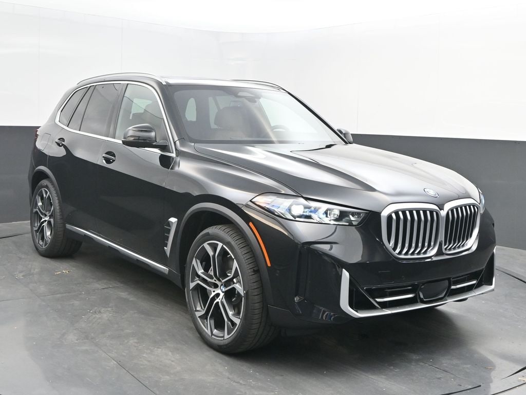 2026 BMW X5 50e's photo