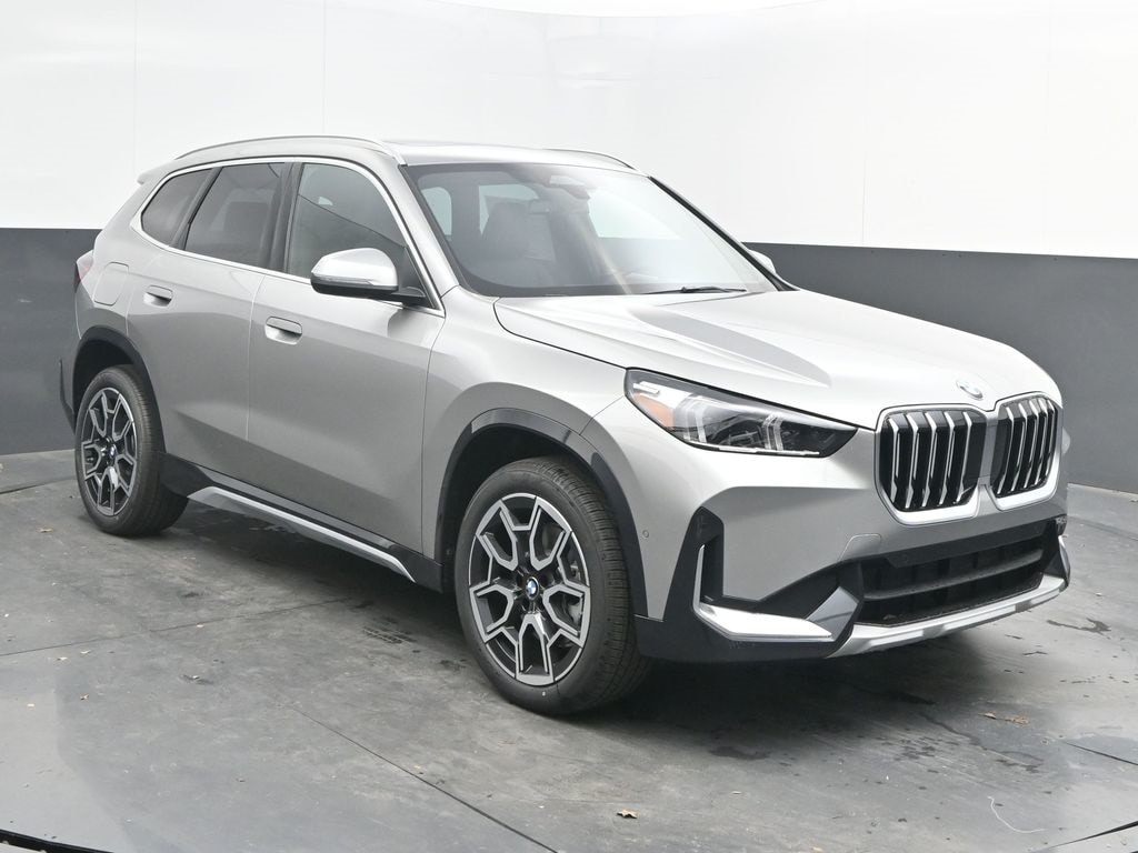 2026 BMW X1 28i's photo