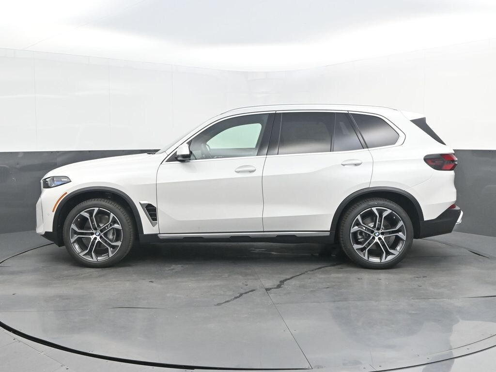 New 2026 BMW X5 sDrive40i SUV
