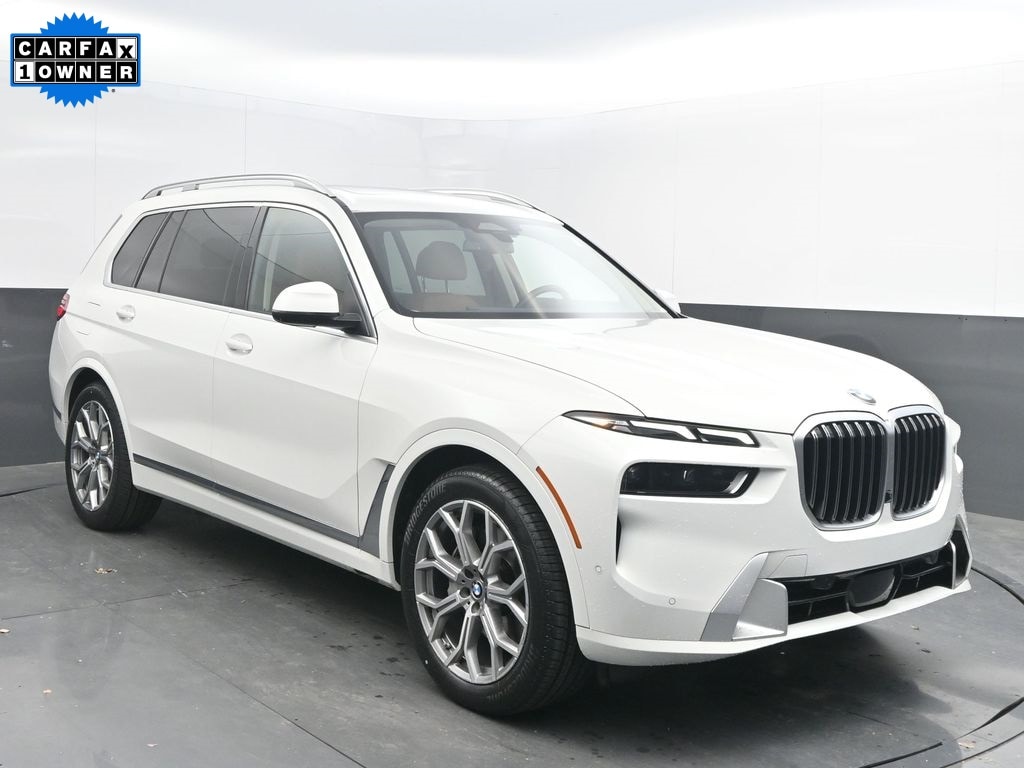2023 BMW X7 40i's photo