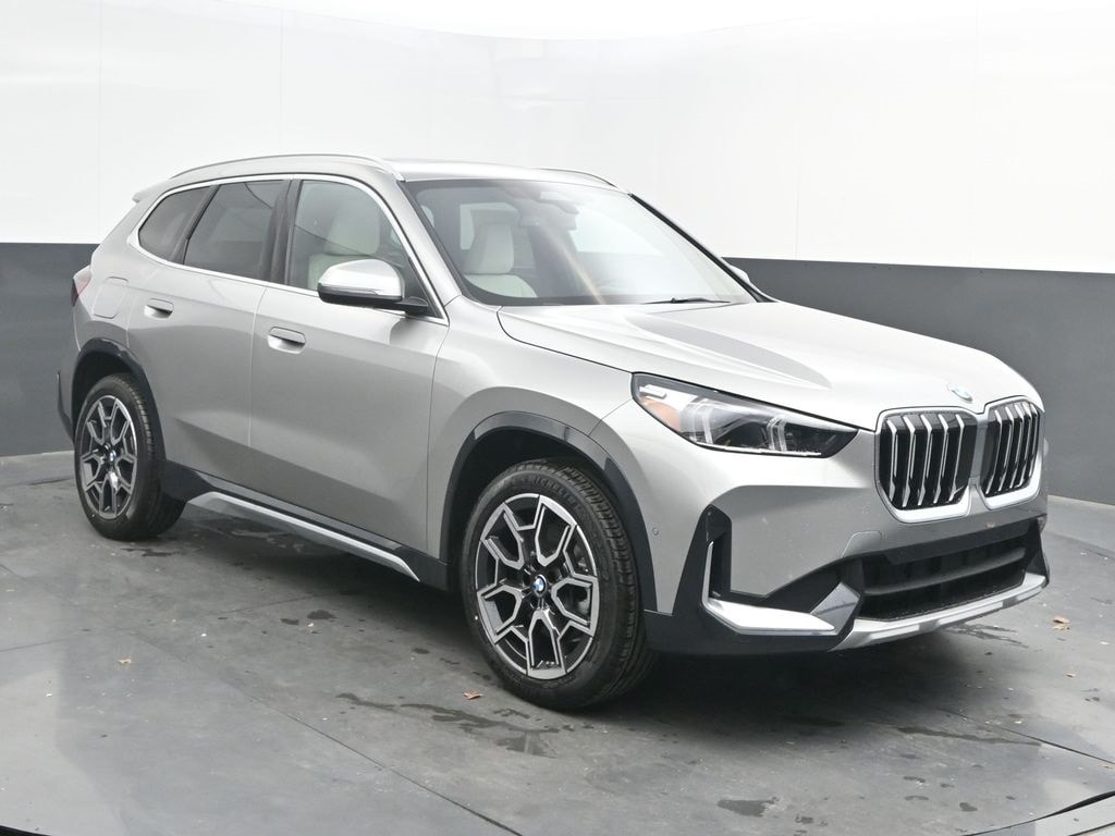 2026 BMW X1 28i's photo