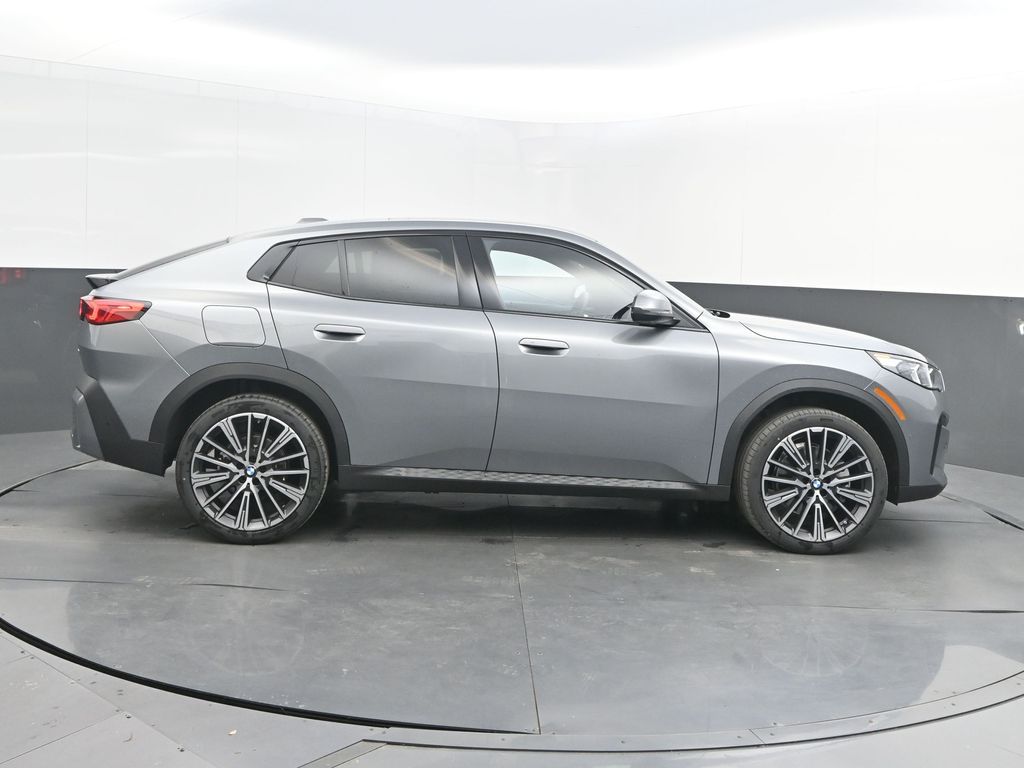 2026 BMW X2 28i - Photo 8