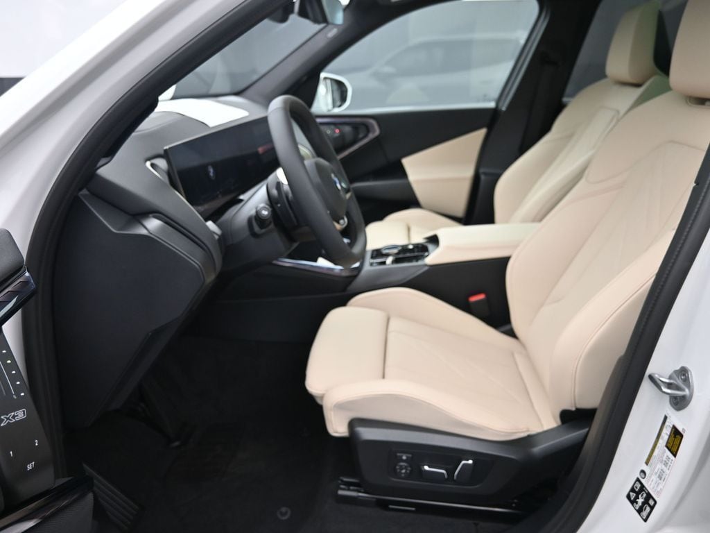 2025 BMW X3 30 - Photo 12