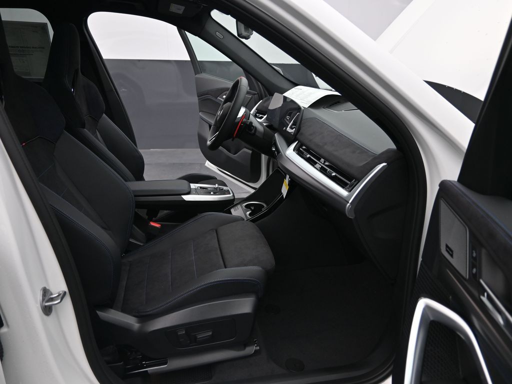 2026 BMW X1 M35i - Photo 27