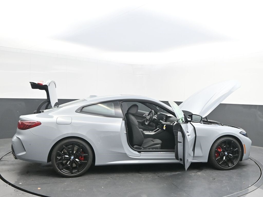 2026 BMW 4 Series M440i - Photo 48