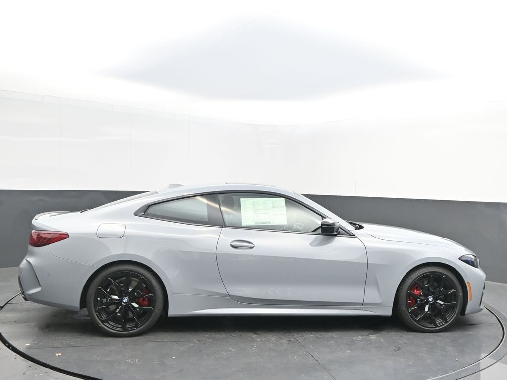 2026 BMW 4 Series M440i - Photo 8