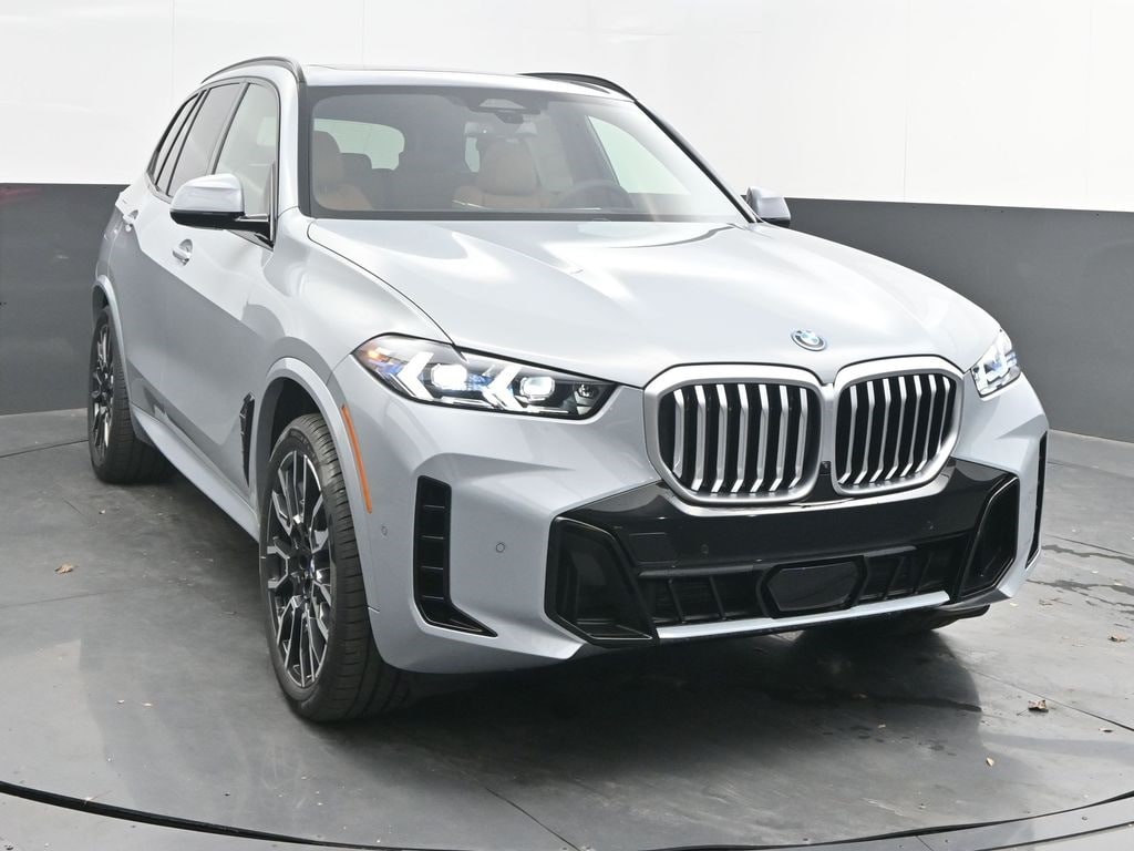 2026 BMW X5 50e's photo