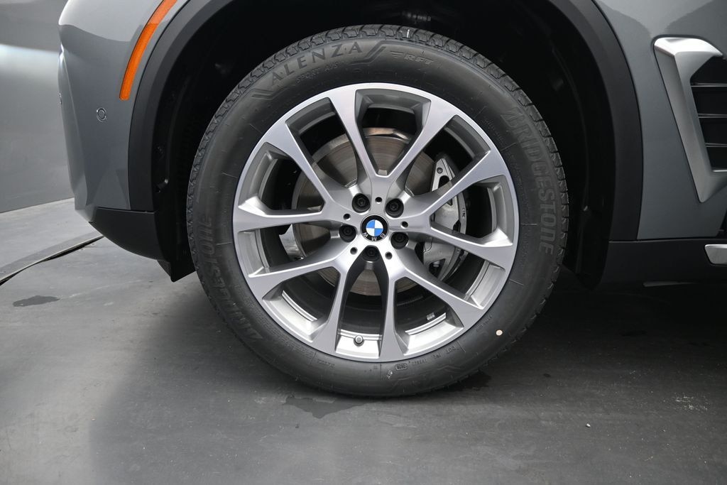 New 2026 BMW X5 sDrive40i SUV
