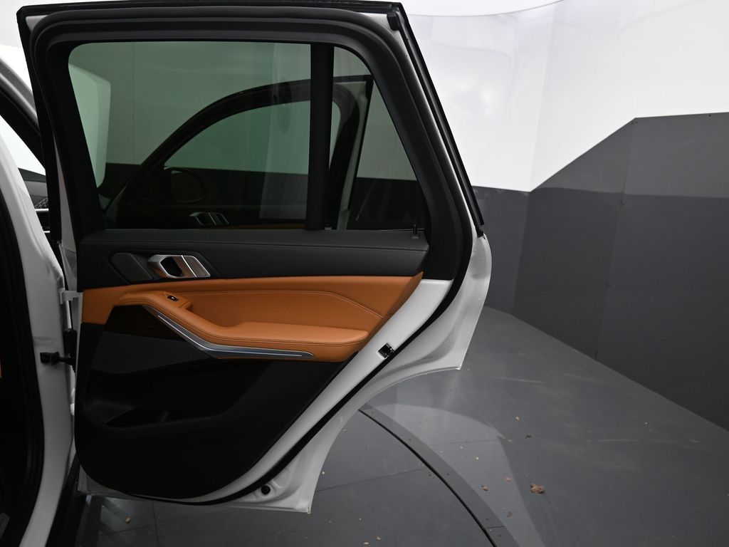 2026 BMW X5 50e - Photo 29