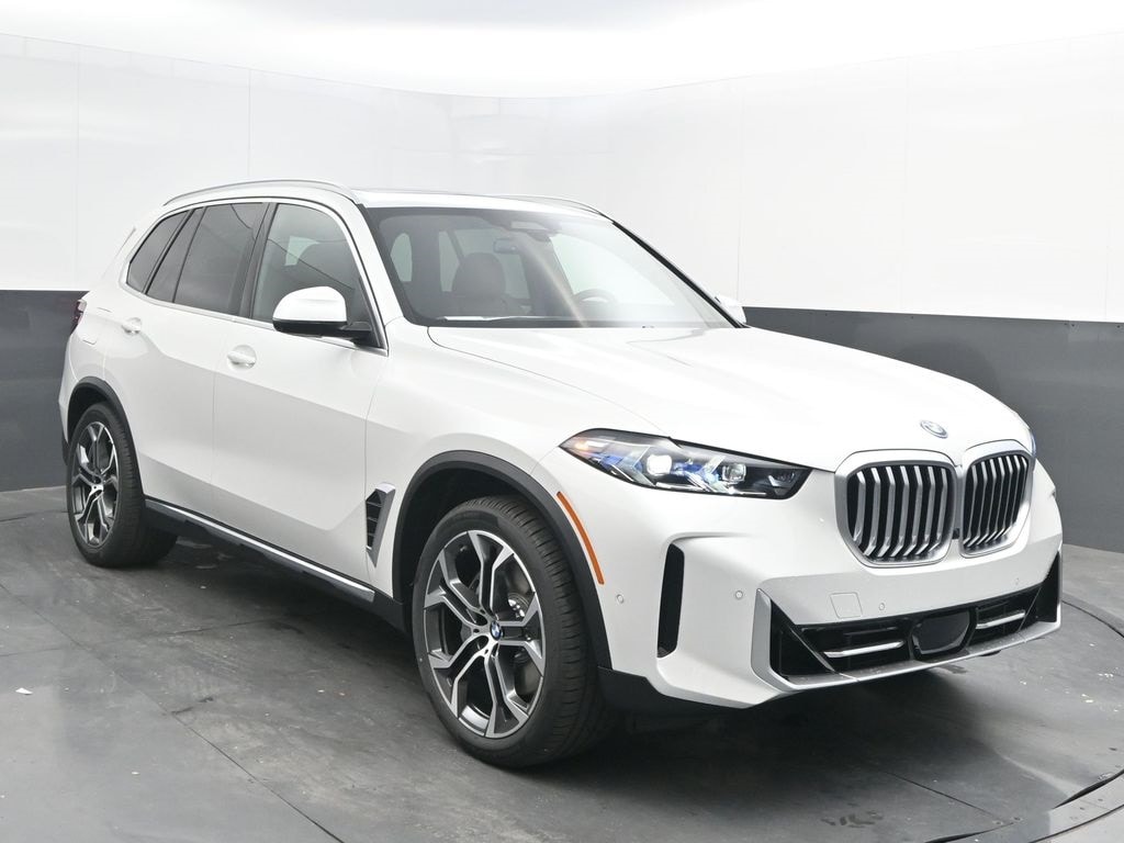 2026 BMW X5 50e's photo