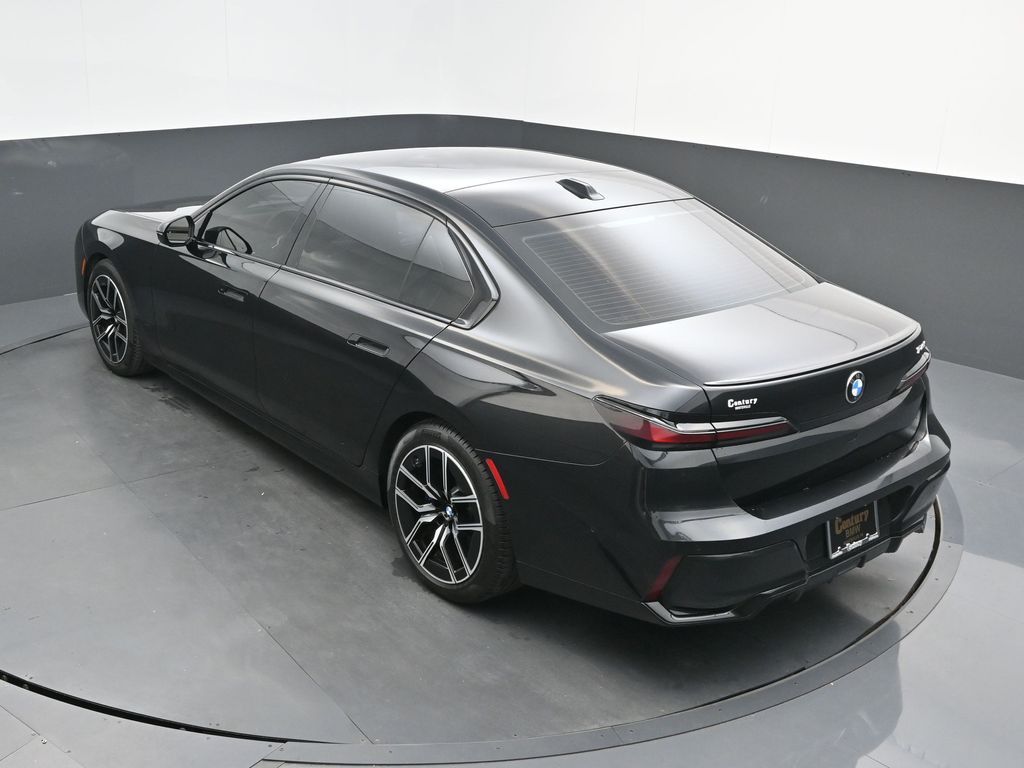 2023 BMW 7 Series 740i - Photo 36