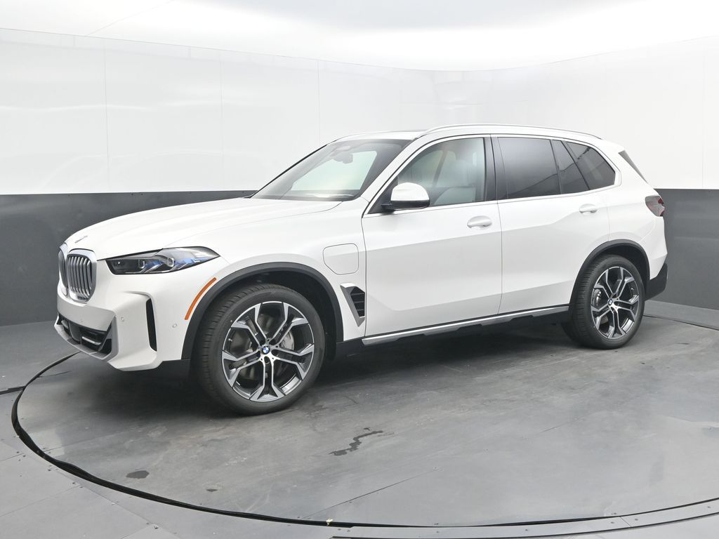 2026 BMW X5 xDrive50e's photo