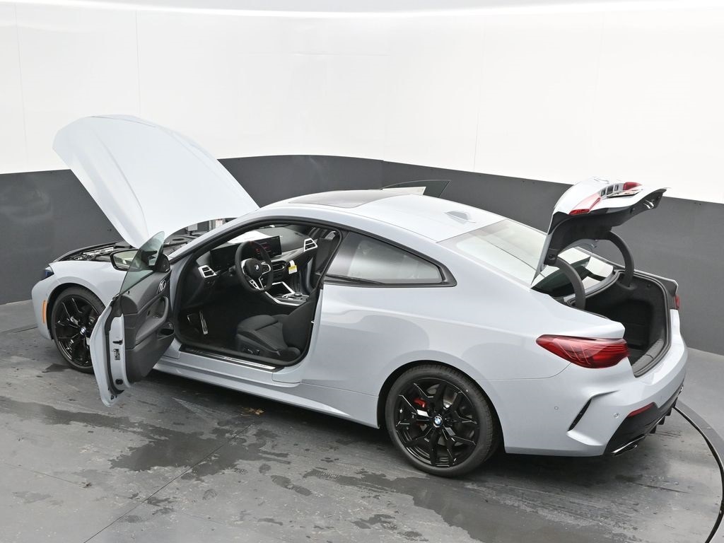 2026 BMW 4 Series M440i - Photo 52