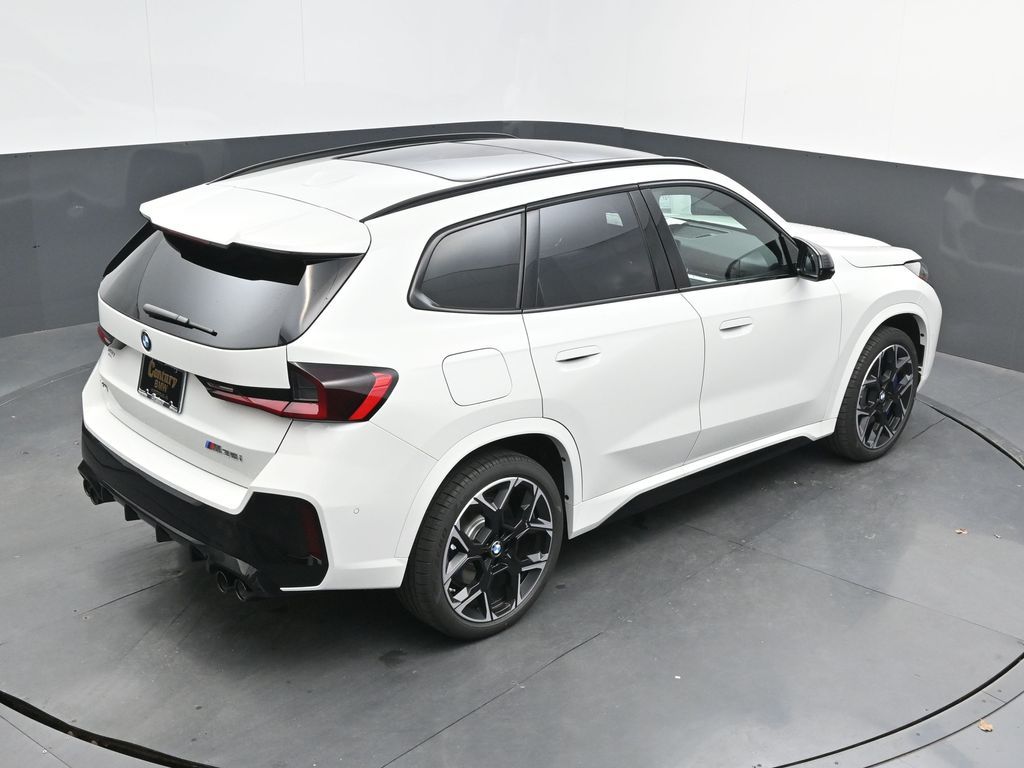 2026 BMW X1 M35i - Photo 44