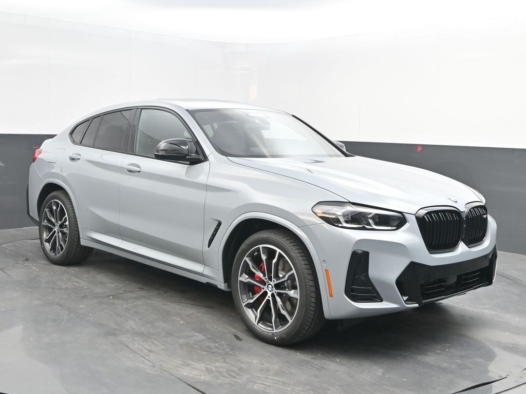2025 BMW X4 M40i's photo