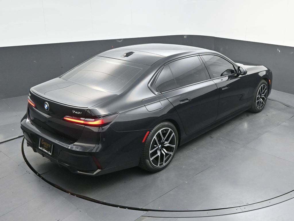 2023 BMW 7 Series 740i - Photo 38