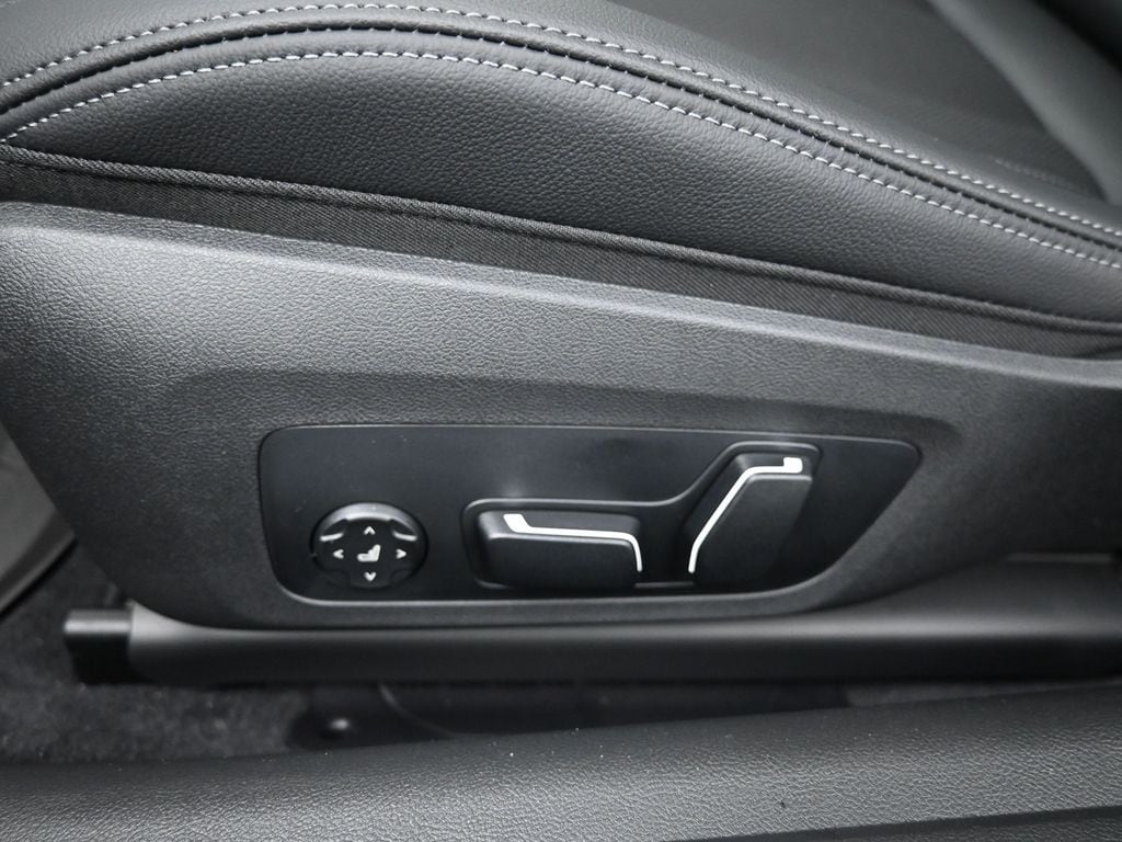 2026 BMW 4 Series M440i - Photo 16