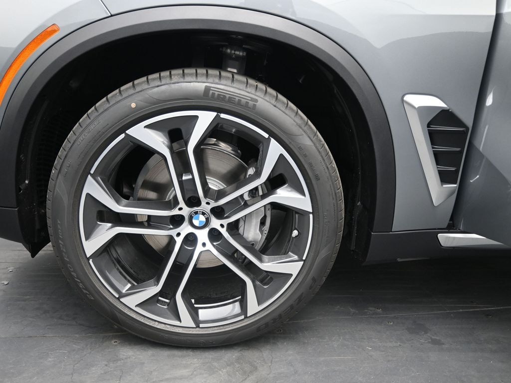 New 2026 BMW X5 sDrive40i SUV