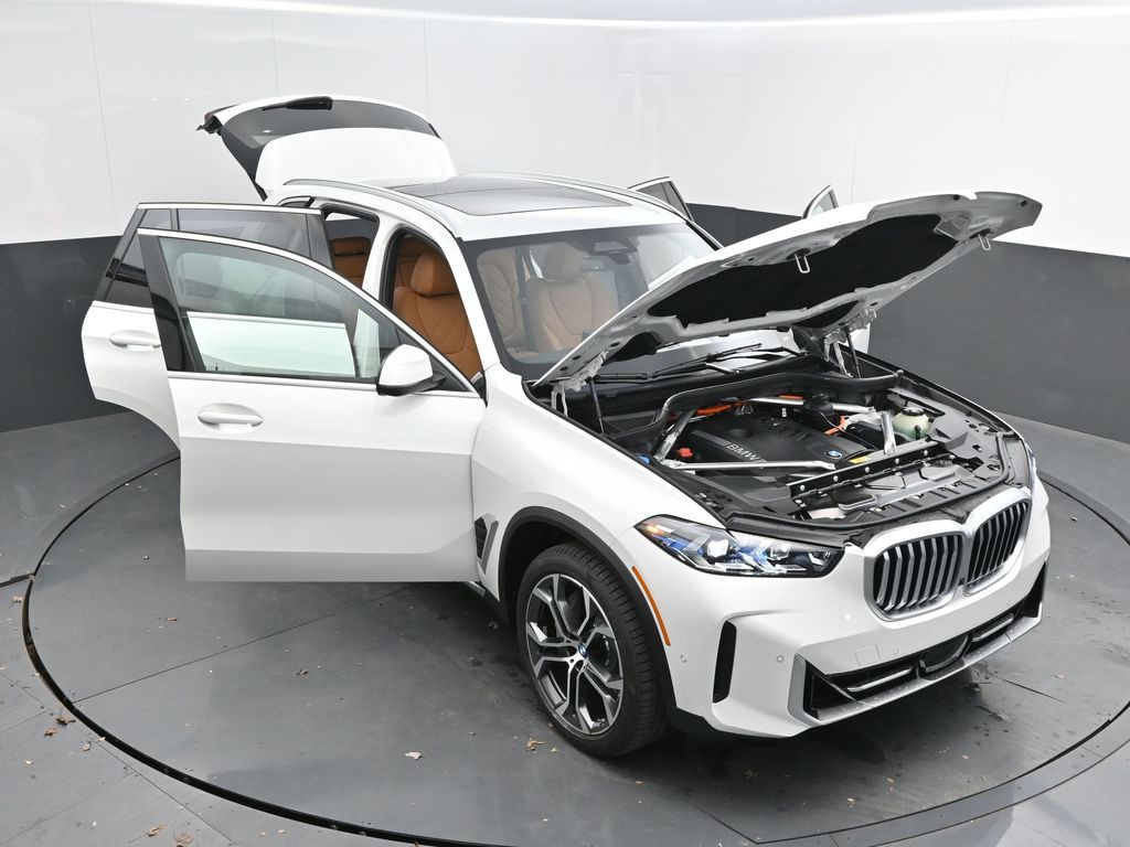 2026 BMW X5 50e - Photo 61