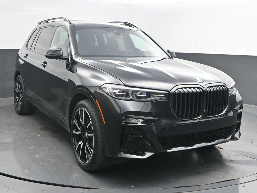 2022 BMW X7 40i's photo