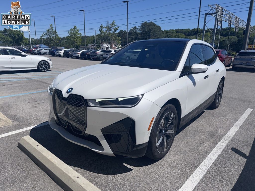 2023 BMW iX xDrive50's photo