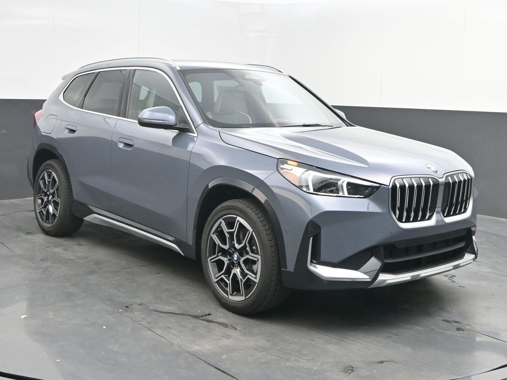 2026 BMW X1 28i's photo