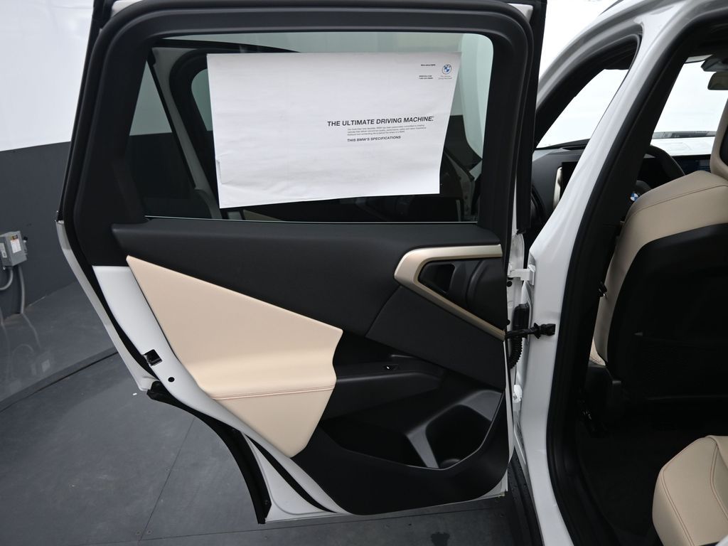 2025 BMW X3 30 - Photo 27