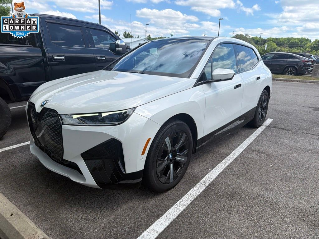 2024 BMW iX xDrive50's photo