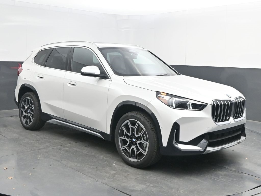 2026 BMW X1 28i's photo