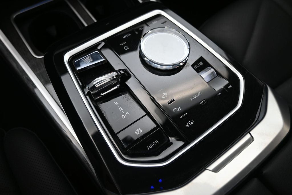 2023 BMW 7 Series 740i - Photo 16