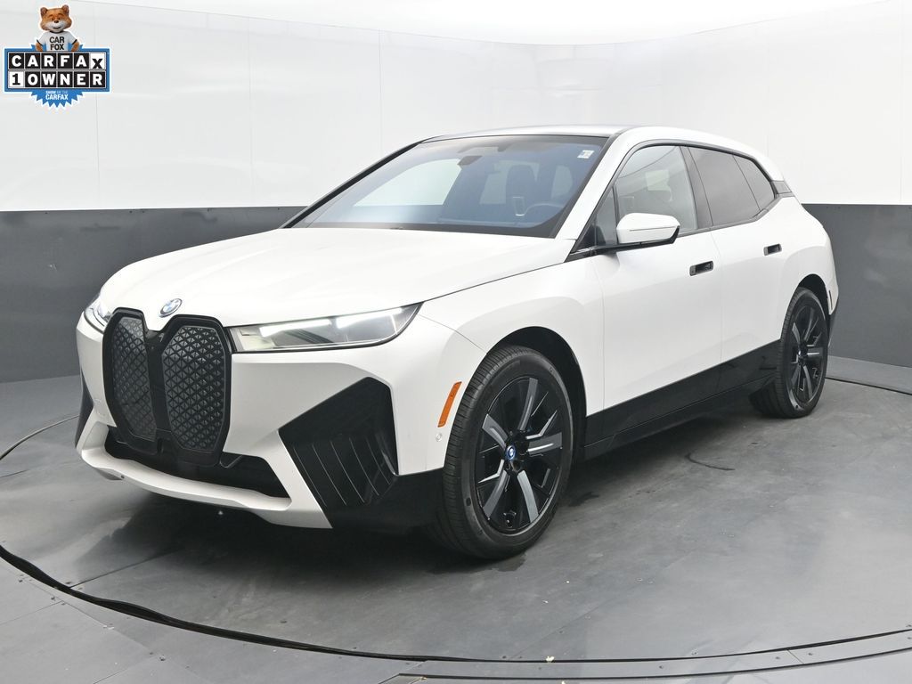2024 BMW iX xDrive50's photo