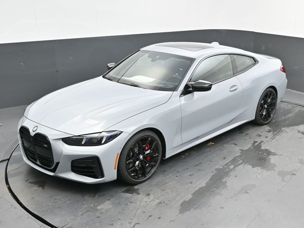 2026 BMW 4 Series M440i - Photo 42