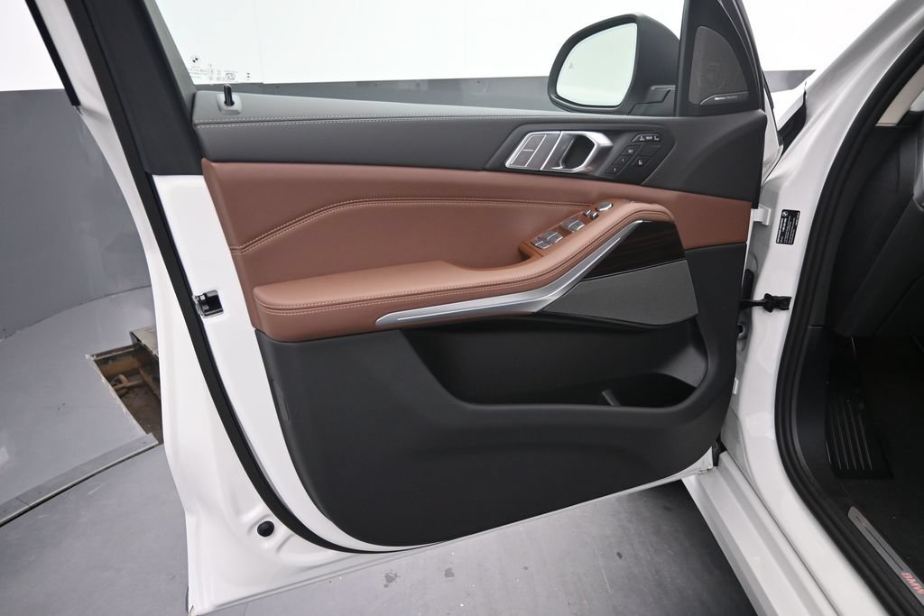 New 2027 BMW X7 xDrive40i SUV