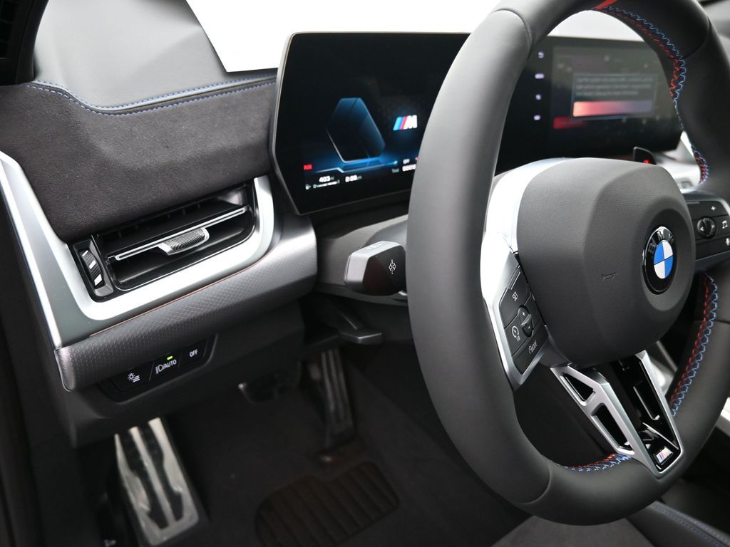 2026 BMW X1 M35i - Photo 16