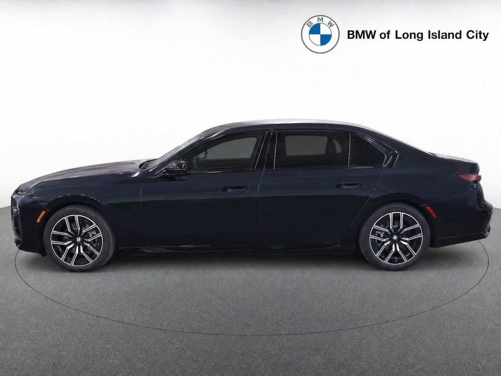 New 2026 BMW 750e xDrive Sedan