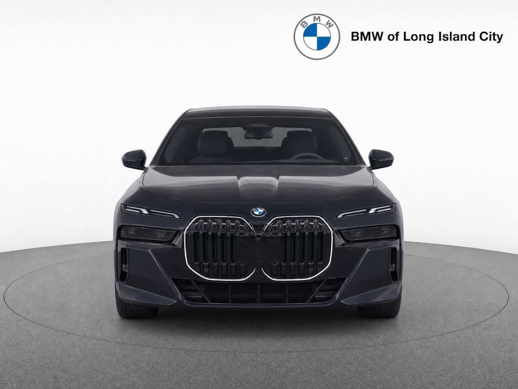 New 2026 BMW 750e xDrive Sedan