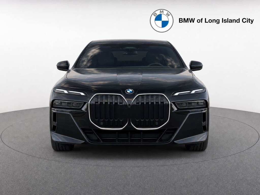 New 2026 BMW 740i xDrive Sedan