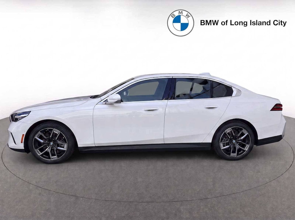 New 2026 BMW 530i xDrive Sedan