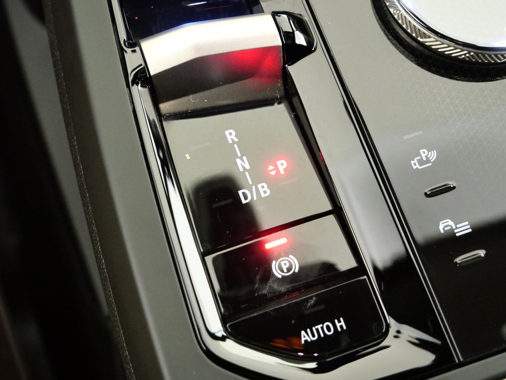 Thumbnail: 2025 BMW iX - 51