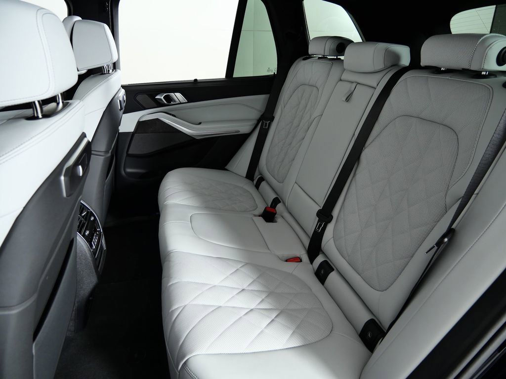 Thumbnail: 2026 BMW X5 - 35