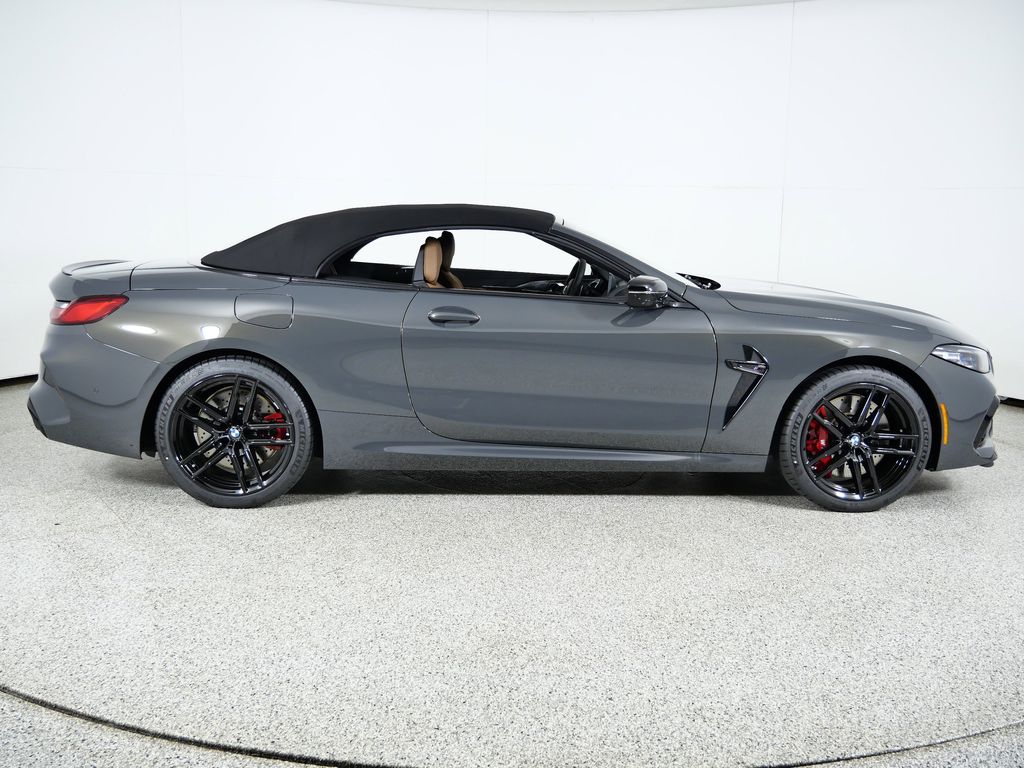 Thumbnail: 2025 BMW M8 - 8