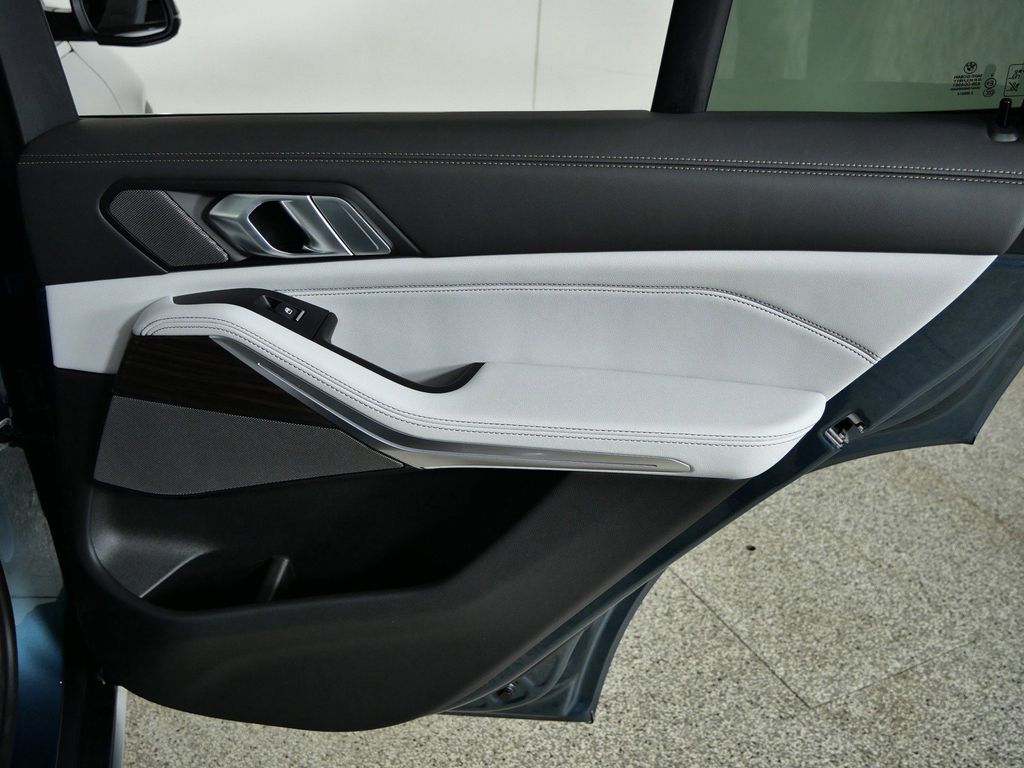 Thumbnail: 2026 BMW X5 - 25