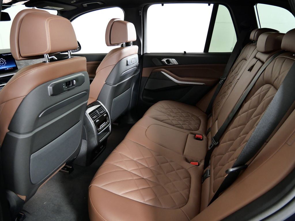 Thumbnail: 2026 BMW X5 - 32