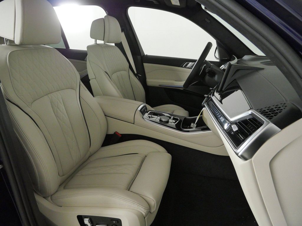 Thumbnail: 2026 BMW X5 - 21
