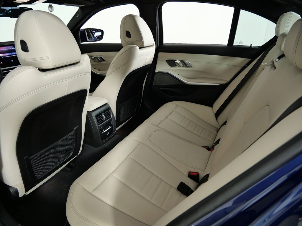 Thumbnail: 2023 BMW 3 Series - 34