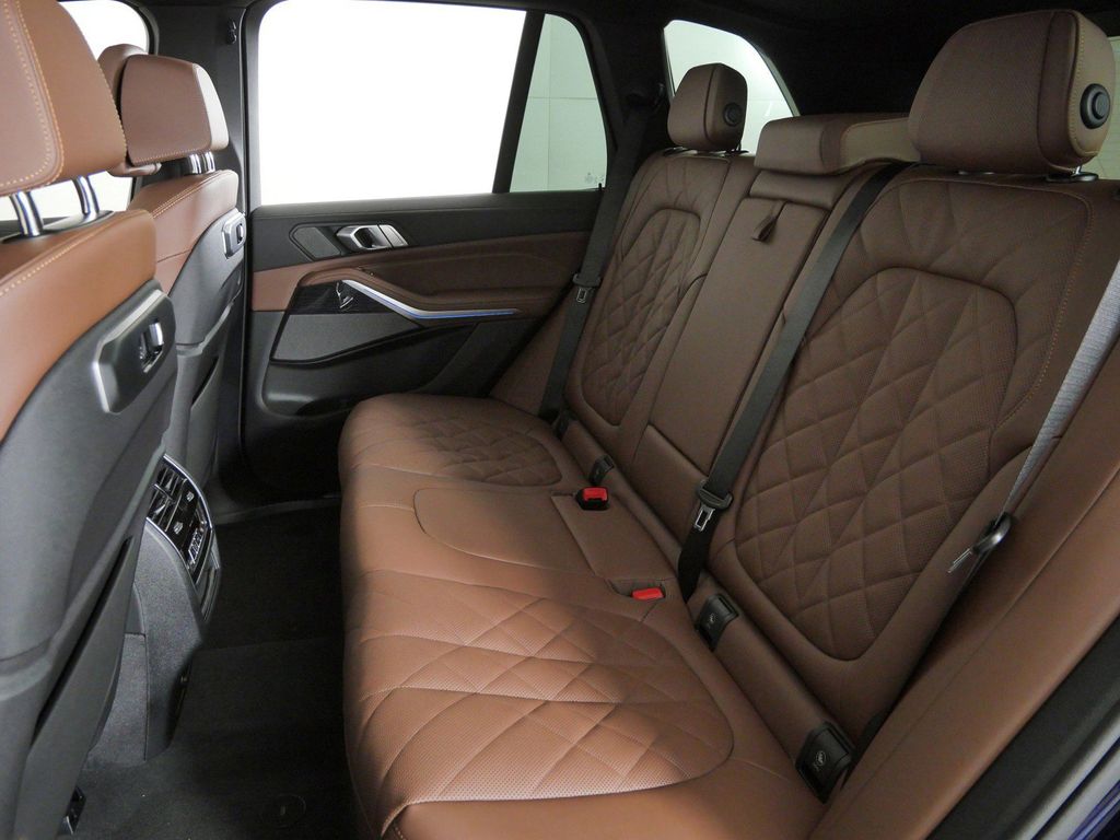 Thumbnail: 2026 BMW X5 - 33