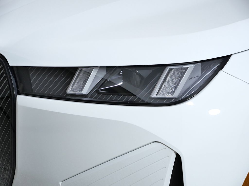 Thumbnail: 2026 BMW iX - 3